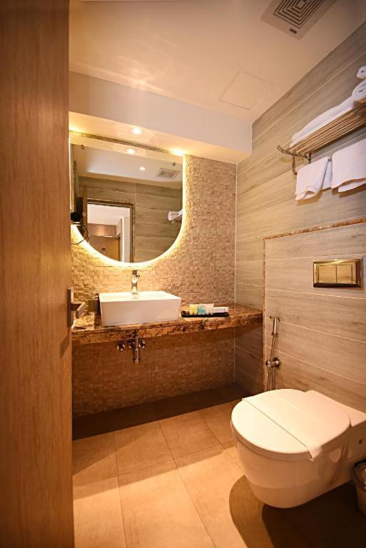 Hotel Tulip Near Delhi Airport Nuova Delhi Esterno foto